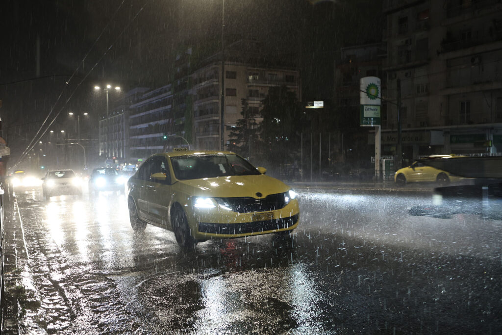 Κακοκαιρία από την Παρασκευή το απόγευμα – «Γραμμή λαίλαπας» από Θράκη έως Πελοπόννησο