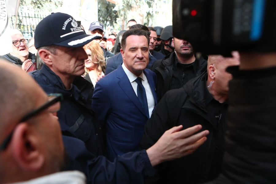 Επεισόδια στο νοσοκομείο Νίκαιας: Ελεύθερος αφέθηκε ο γιατρός – Δεν θα κινήσει νομικές διαδικασίες ο Α.Γεωργιάδης