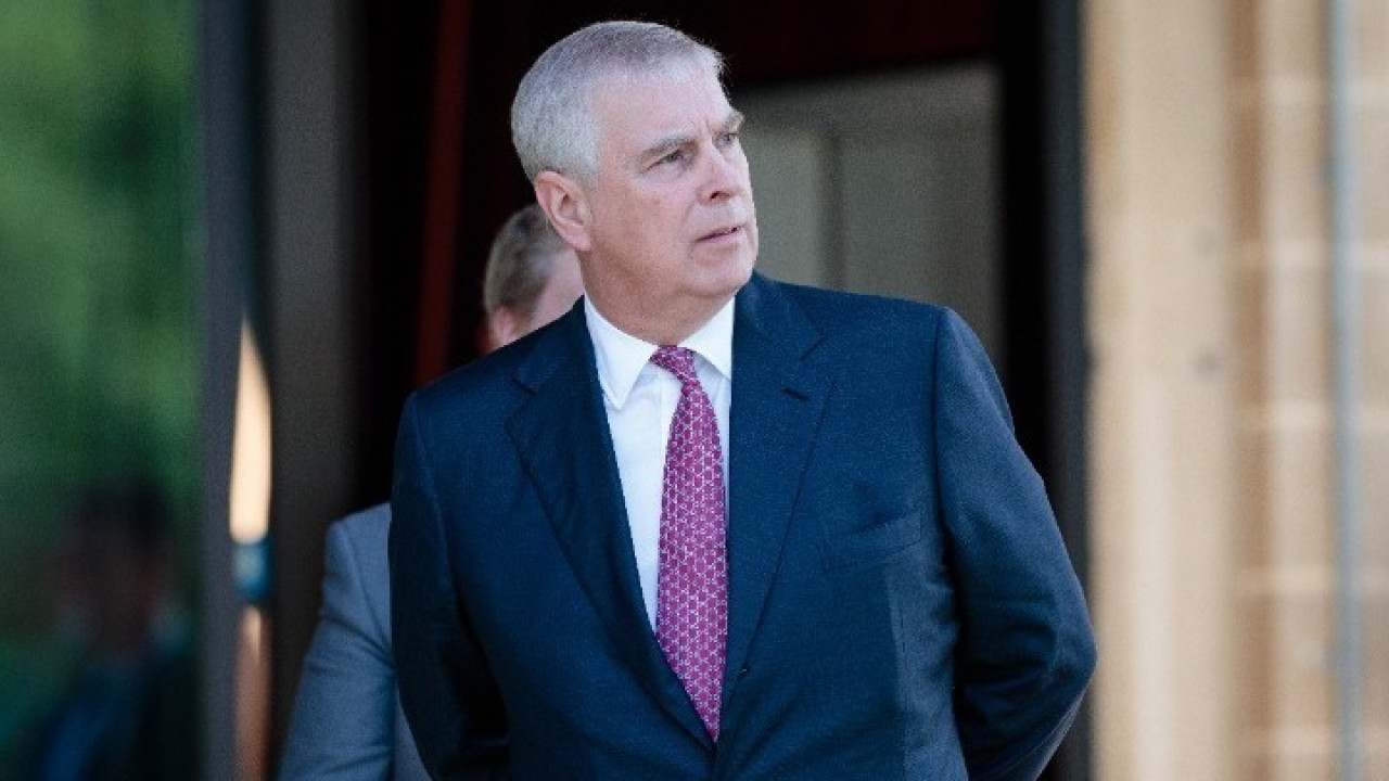 Πρίγκιπας Άντριου: «Το πρώτο ανώτερο μέλος της βασιλικής οικογένειας που συλλαμβάνεται στη σύγχρονη ιστορία»