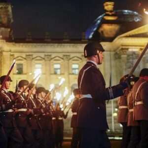Επικίνδυνη ρητορική από τον  Φρίντριχ Μερτς: «Να μάθουμε να μιλάμε τη γλώσσα της ισχύος»