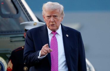 Ντόναλντ  Τραμπ: «Εξετάζω το ενδεχόμενο ενός περιορισμένου στρατιωτικού πλήγματος εντός των ημερών κατά του Ιράν»