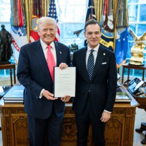 Λευκός Οίκος: Έδωσε στη δημοσιότητα τη φωτογραφία του νέου πρεσβευτή της Ελλάδας στις ΗΠΑ με τον Ντ.Τραμπ