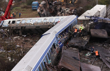 Τέμπη: Εξώδικο στην Εισαγγελία Λάρισας από συγγενείς θυμάτων για τις εκταφές