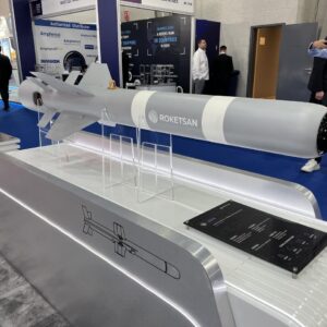 «EREN»: Το νέο αιωρούμενο πυρομαχικό με ακτίνα δράσης 100 χλμ. (!) που παρουσίασε η τουρκική Roketsan (φώτο-βίντεο)