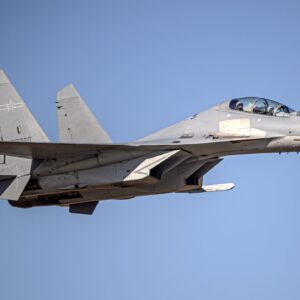 Πρωτοφανής «αερομαχία» στην Κίτρινη Θάλασσα: Κινεζικά μαχητικά J-16 «εγκλώβισαν» αμερικανικά F-16