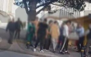 Γαστούνη: Ιδιοκτήτης περιπτέρου και ο γιος του δέχθηκαν άγρια επίθεση από 20 Ρομά!