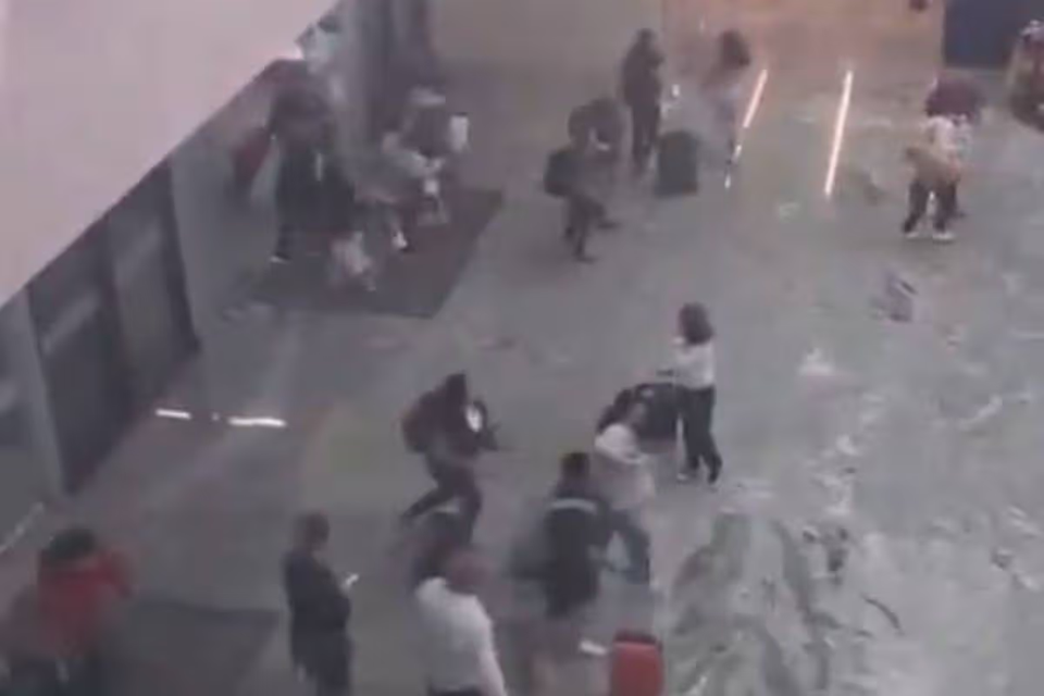 Βίντεο: Πολίτες τρέχουν πανικόβλητοι σε αεροδρόμιο του Μεξικού μετά τη δολοφονία του «El Mencho»