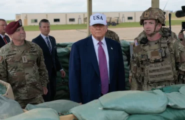 «Πυρ και μανία» ο Ντ.Τραμπ με τους στρατηγούς του για το Ιράν: «Φοβούνται και τη σκιά τους»!