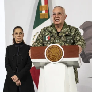 Υπουργός Άμυνας Μεξικού: Από τις ΗΠΑ το 80% των όπλων των καρτέλ