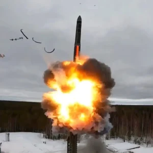 «Oreshnik»: Το ρωσικό «τέρας» που εξαϋλώνει τα πάντα – 45 φορές η ισχύς της Χιροσίμα και ταχύτητα Mach 10