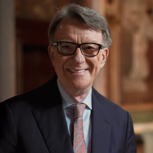 Ελεύθερος με εγγύηση αφέθηκε ο πρώην πρέσβης της Βρετανίας Πίτερ Μάντελσον – Είχε συλληφθεί για την υπόθεση Επστάιν