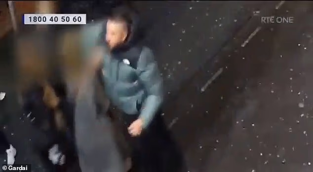 Βίντεο: Άνδρας στο Κορκ Σίτι χτυπάει αναίτια μία γυναίκα στον δρόμο και της  σπάει την κόγχη του ματιού