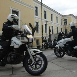 Τηλεφώνημα για βόμβα στην Ευελπίδων: Εκκενώνονται τα δικαστήρια