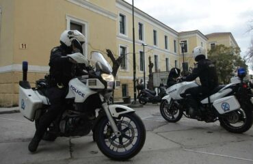 Τηλεφώνημα για βόμβα στην Ευελπίδων: Εκκενώνονται τα δικαστήρια