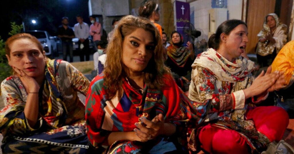 Βίντεο: Στο Πακιστάν η επαφή με τους τρανς θεωρείται πιο ηθική από ότι με τις γυναίκες