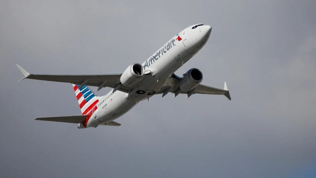 American Airlines: Αεροσκάφος 737 βρέθηκε με τρύπα από… σφαίρα στο δεξί φτερό μετά από ταξίδι στην Κολομβία!
