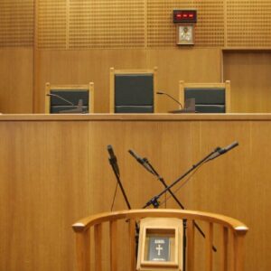 Αθώοι και οι 7 κατηγορούμενοι για την επίθεση με οπαδικά κίνητρα που οδήγησαν σε κωματώδη κατάσταση 20χρονο