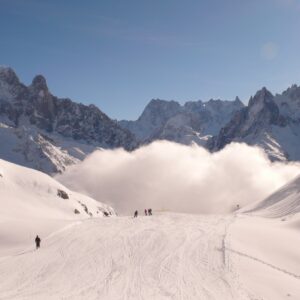 Γαλλία: Πανικός σε χιονοδρομικό κέντρο λόγω χιονοστιβάδας – Παρασύρθηκαν τρεις σκιέρ (βίντεο)