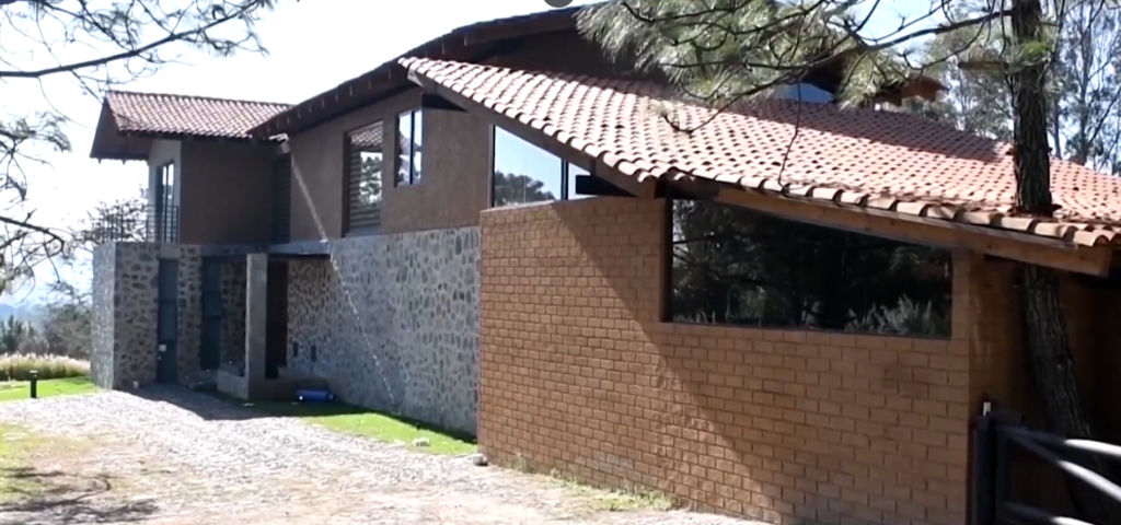 Μεξικό: Η διώροφη βίλα που κρυβόταν ο «Ελ Μέντσο» – Τα ντουλάπια γεμάτα φάρμακα και το εικονοστάσι (φώτο-βίντεο)