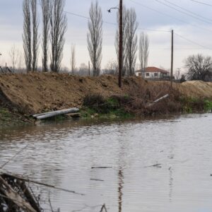 Σε Red Code ο Έβρος: Μήνυμα από το «112» στα Λάβαρα για την υπερχείλιση του ποταμού (βίντεο)