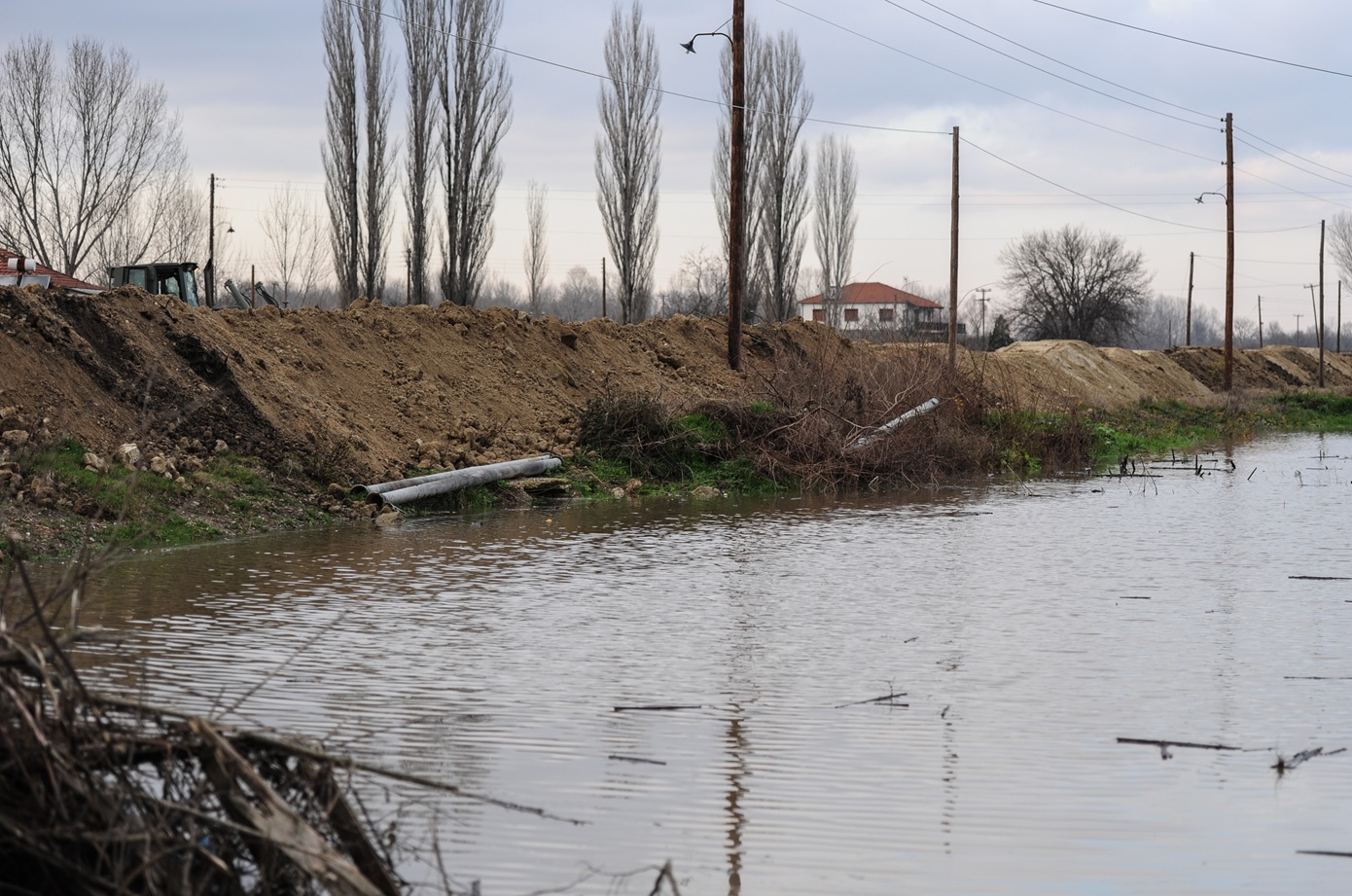 Σε Red Code ο Έβρος: Μήνυμα από το «112» στα Λάβαρα για την υπερχείλιση του ποταμού (βίντεο)