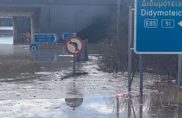 Έβρος: Τα νερά κάλυψαν μέχρι και τις πινακίδες στα Λάβαρα (βίντεο)