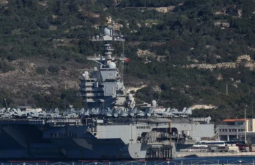 Οι Ιρανοί διακωμωδούν την βλάβη στις τουαλέτες και την εκκένωση στην Κρήτη του βόθρου του αεροπλανοφόρου «Ford»