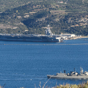 Το USS Gerald R. Ford εκκένωσε το βόθρο του στην Κρήτη και απέπλευσε για την Ανατολική Μεσόγειο (βίντεο)