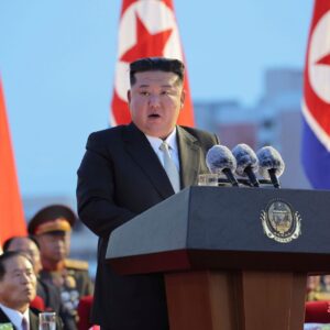 Κιμ Γιονγκ Ουν: «Η Βόρεια Κορέα θα επικεντρωθεί στην επέκταση του πυρηνικού οπλοστασίου της»