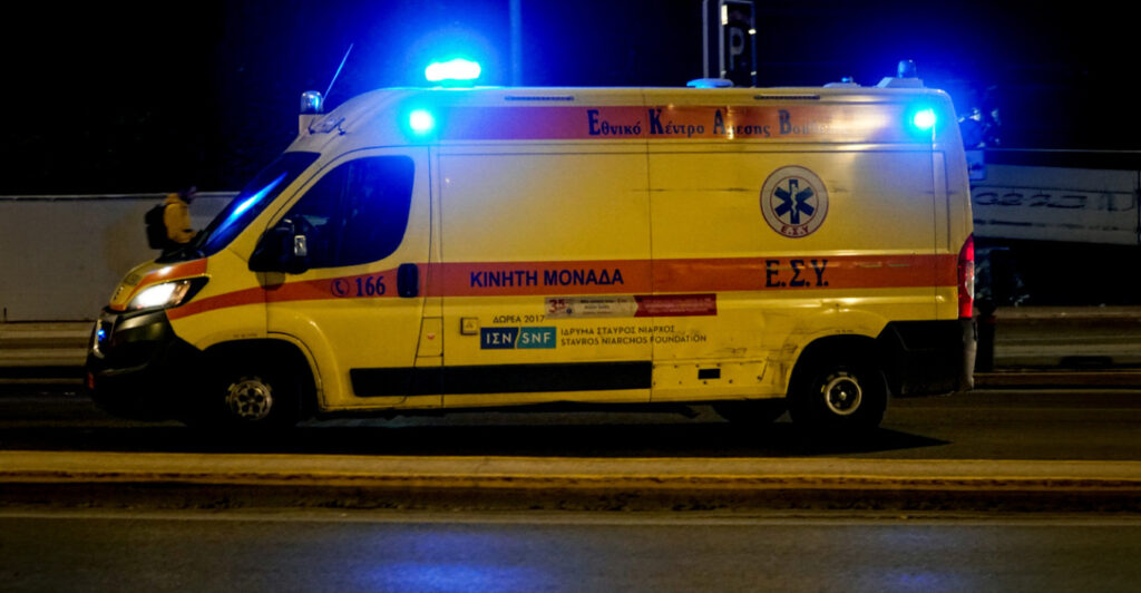 Πανικός στη Λάρισα: Μωρό έπεσε από τον τρίτο όροφο πολυκατοικίας της οδού Ελευθερίας