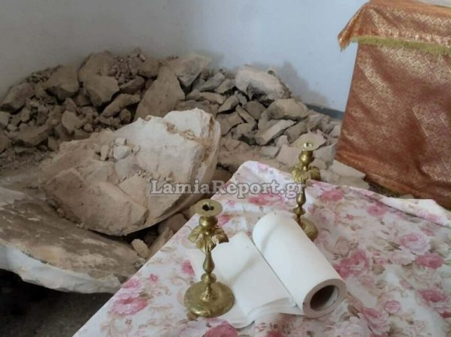 Φθιώτιδα: Iερόσυλοι διέλυσαν την Αγία Τράπεζα σε εκκλησία αναζητώντας λίρες! (φωτο)