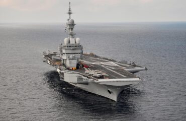 Το Κρεμλίνο διέψευσε ότι πραγματοποίησε προειδοποιητική επίθεση στο γαλλικό αεροπλανοφόρο Charles de Gaulle