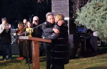 Τέμπη: «Το παιδί μου λοιδορήθηκε όσο τίποτε» λέει η μητέρα του μηχανοδηγού