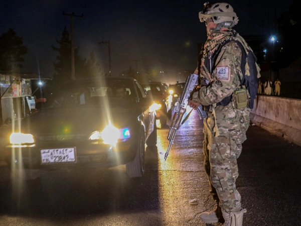 Τρομακτικό βίντεο: Βομβιστής αυτοκτονίας των Ταλιμπάν σκοτώνει σκοτώνει τέσσερεις αστυνομικούς του Πακιστάν