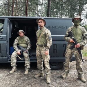 Ουκρανία: Στρατολόγοι πυροβολούν & σκοτώνουν πατέρα που προσπαθεί να τους εμποδίσει να πάρουν τον γιο του (βίντεο)