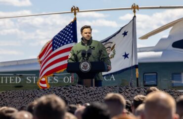 Τζέι Ντι Βανς για το Ιράν: «Νομίζω πως όλοι προτιμάμε την διπλωματική οδό από τον πόλεμο»