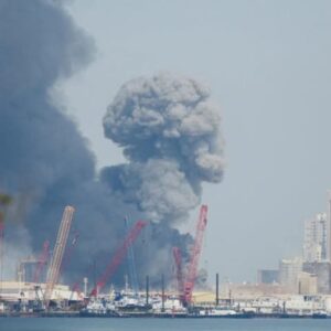 Τουρίστες καταγράφουν τα ιρανικά αντίποινα από πισίνα ξενοδοχείου στο Άμπου Ντάμπι!