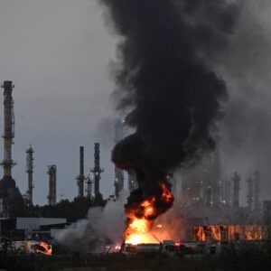 Ανυποχώρητο το Ιράν: Εξαπέλυσε χτύπημα σε αμερικανικές βάσεις ραντάρ (βίντεο)