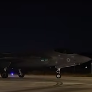 Βίντεο: Έτσι ξεκίνησε η αεροπορική επιδρομή του Ισραήλ στο Ιράν