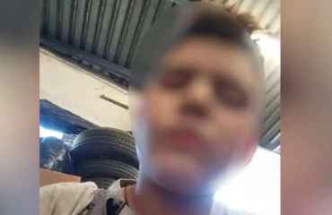 Πατροκτονία στη Λέρο: «Μου είχε πει ότι θα εκδικηθεί τον πατέρα του για αυτά που έκανε» λέει η μητέρα του 18χρονου