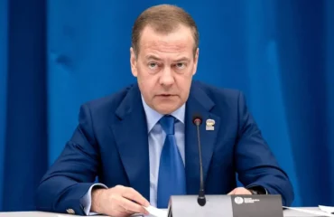 N.Mεντβέντεφ για σύγκρουση ΗΠΑ-Ιράν: «Θα δούμε ποιος θα αντέξει» – Σκληρή κριτική κατά του Ν.Τραμπ