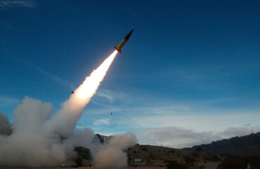 Bίντεο: H στιγμή που πύραυλοι cruise που κατευθύνονται προς το Ιράν διασχίζουν τον ουρανό του Ιράκ