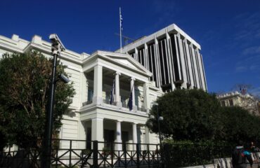 ΥΠΕΞ για Μέση Ανατολή: «Παρακολουθούμε στενά και με ανησυχία τις εξελίξεις στο Ιράν και την ευρύτερη περιοχή»