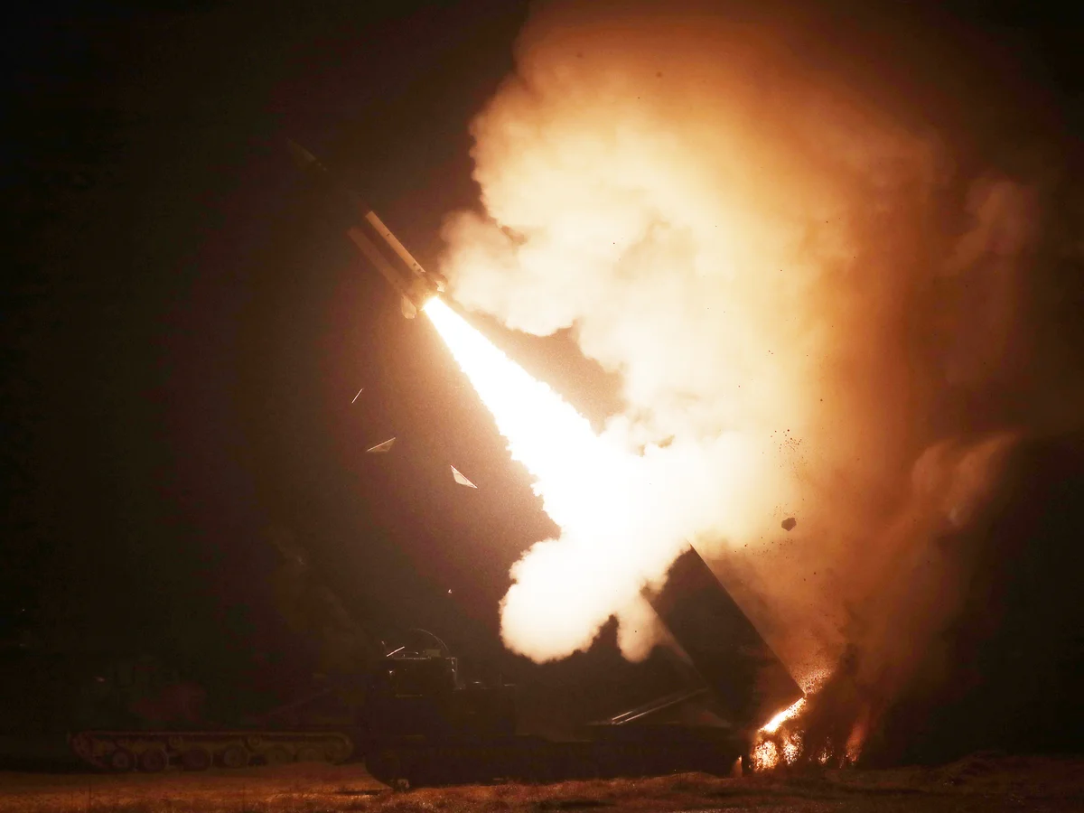 Στις φλόγες η Ντόχα: Η «μονομαχία» ιρανικών πυραύλων με αμερικανικούς Patriot στην Αλ Ουντείντ (βίντεο)