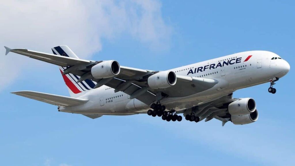 Air France: Ακύρωσε όλες τις πτήσεις της προς Βηρυτό, Ντουμπάι και Ριάντ