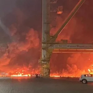 Στις φλόγες το λιμάνι του Ντουμπάι (βίντεο)