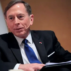 Πρώην διευθυντής της CIA για τις εξελίξεις στη Μέση Ανατολή: «Δεν ξέρουμε τι θα ακολουθήσει»