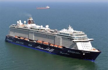 Αμπού Ντάμπι: Ιρανικός πύραυλος κατέπεσε κοντά σε γερμανικό κρουαζιερόπλοιο με περίπου 3.500 επιβάτες!