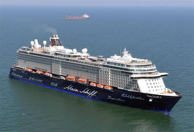 Αμπού Ντάμπι: Ιρανικός πύραυλος κατέπεσε κοντά σε γερμανικό κρουαζιερόπλοιο με περίπου 3.500 επιβάτες!