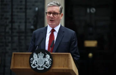 Ο Κιρ Στάρμερ έκανε ένα βήμα πίσω και έδωσε άδεια χρήσης από τις ΗΠΑ των βρετανικών βάσεων